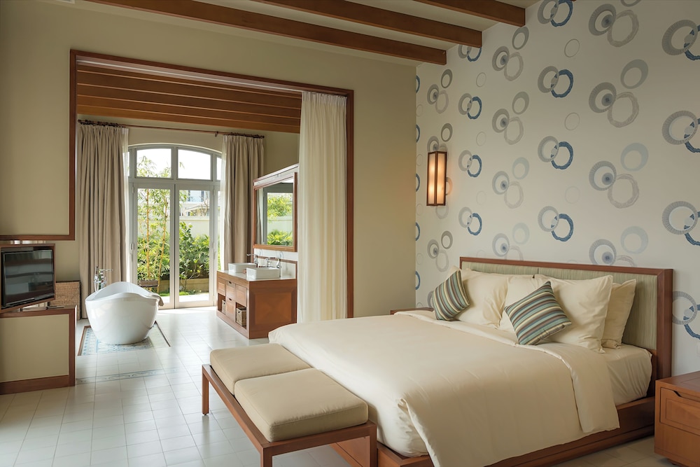 Flc Luxury Hotel Samson 11/69