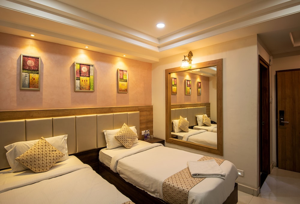 M Square Hotel 24/40