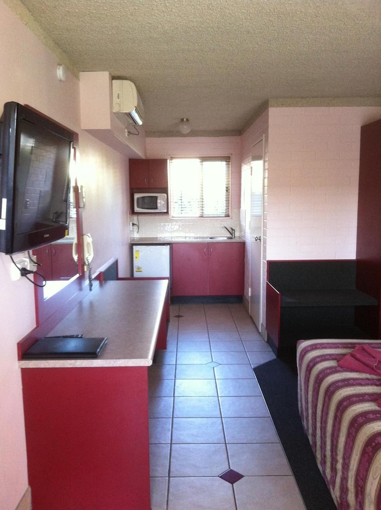 Homestead Motel 42/59