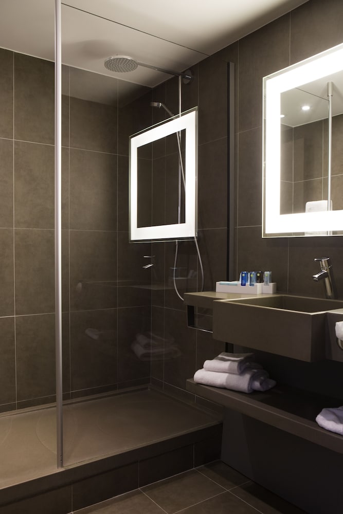 NOVOTEL CHARTRES 31/70