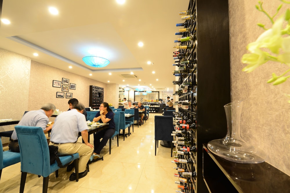 Hanoi Emerald Waters Hotel Spa 57/73