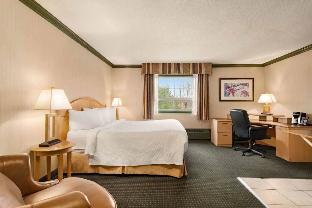 Travelodge by Wyndham Dawson Creek 7/24