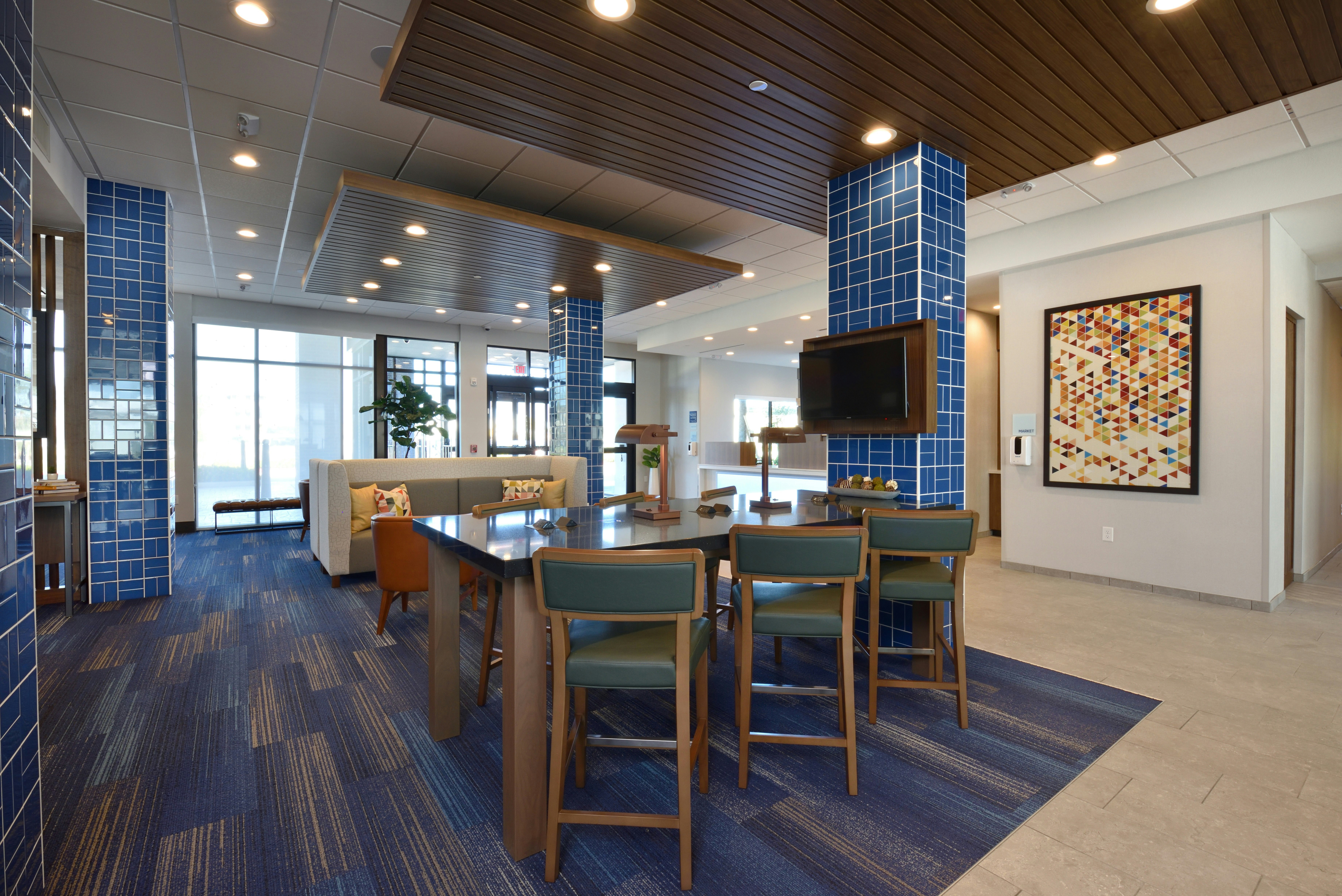 Holiday Inn Express and Suites Houston North Woodlands Area 49/70