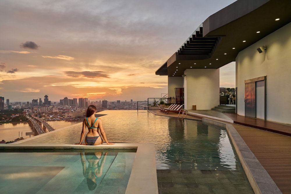 The Peninsula Phnom Penh 44/50
