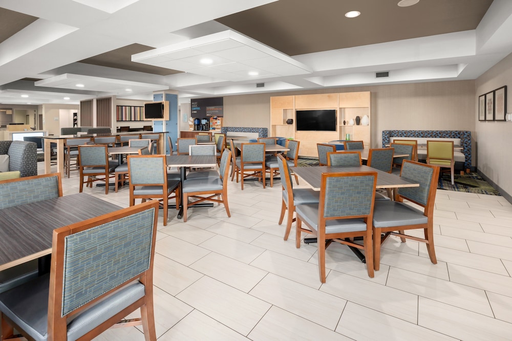 Holiday Inn Express Hotel Suites A Marysville 50/71