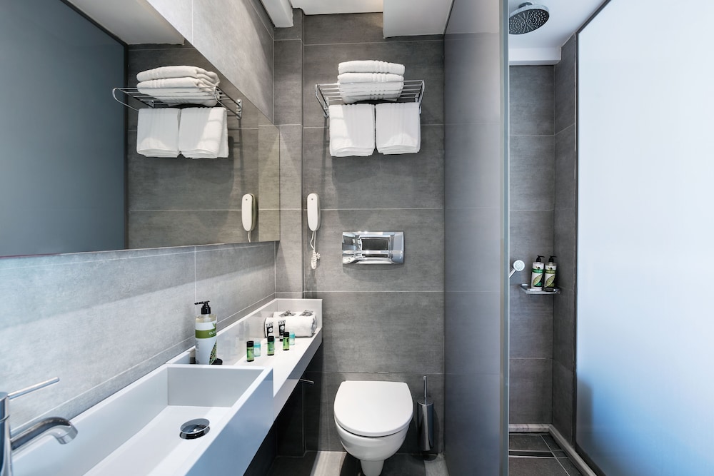 Oktober Downtown Boutique Hotel 49/50