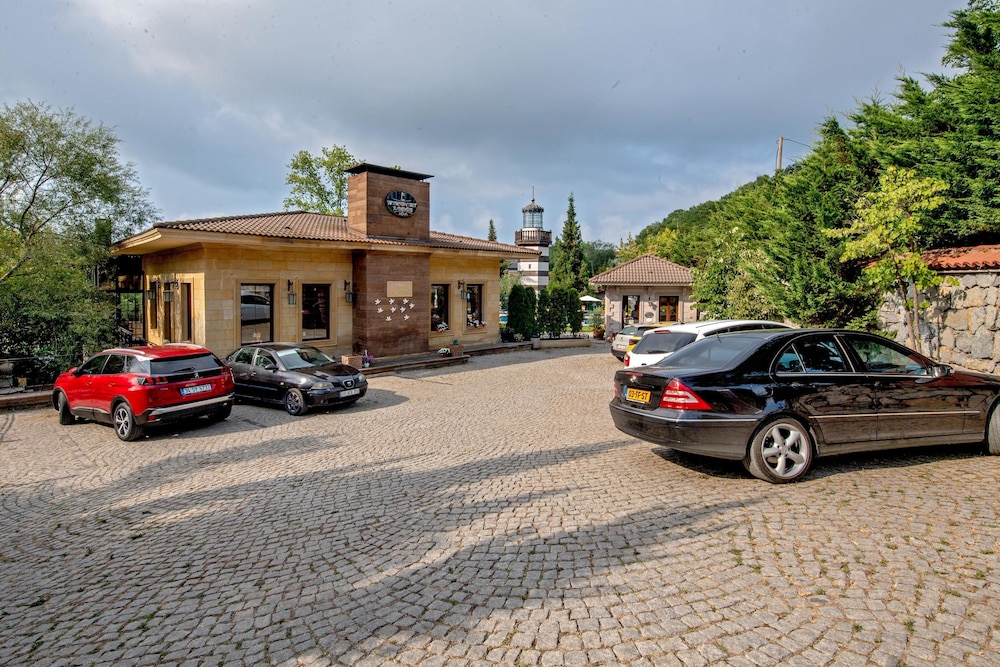 WINEPORT LODGE AGVA 75/84