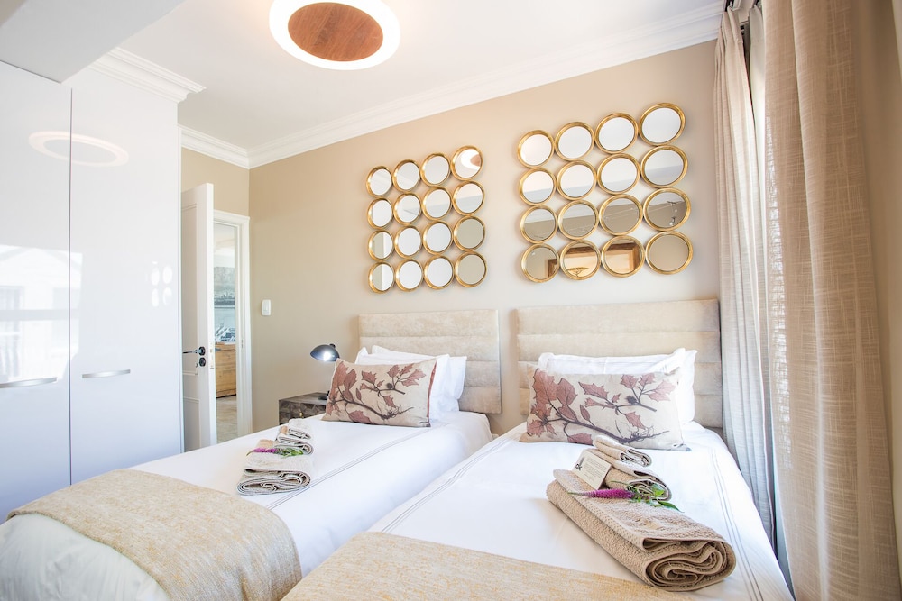 dk villas 2 The Boardwalk (Hout Bay) 10/50