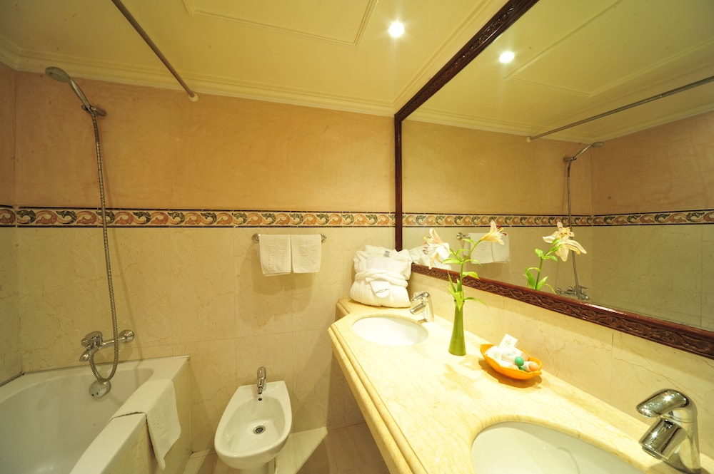 El Andalous Lounge & Spa Hotel 48/50