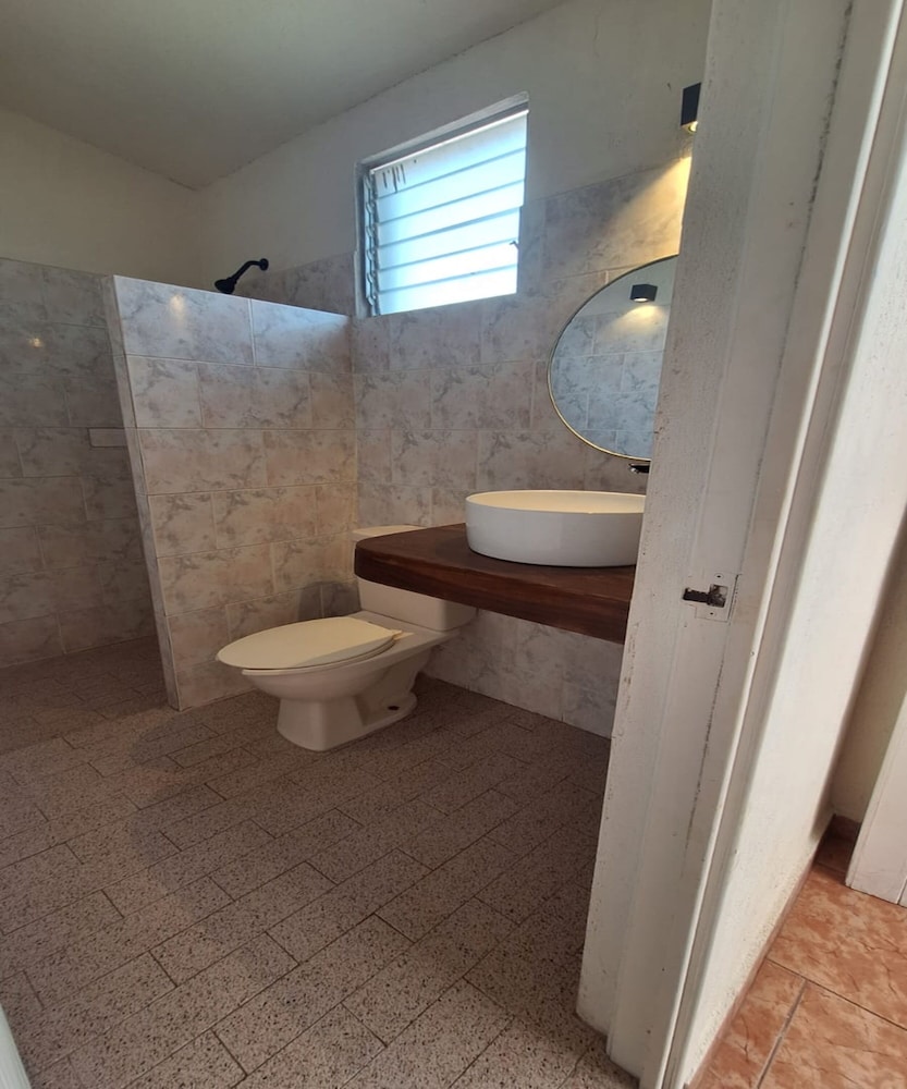 OYO Hotel Rolovi Cancun 36/60