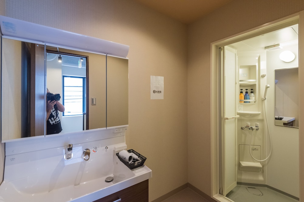 Female Dorm, Female Only