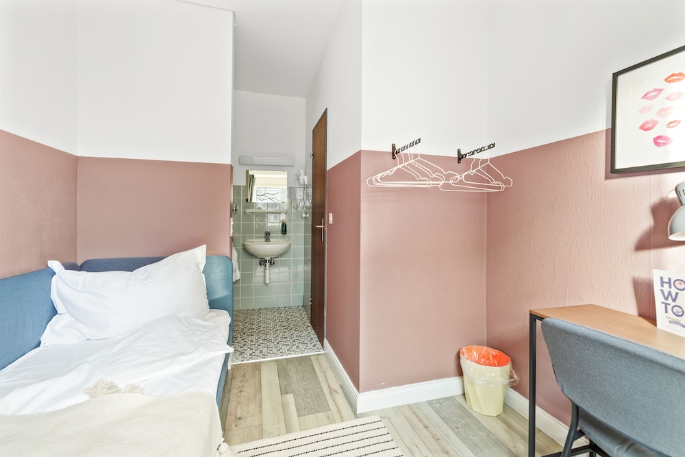Becozy Self Check-in & Pop-up Hotel 24/52