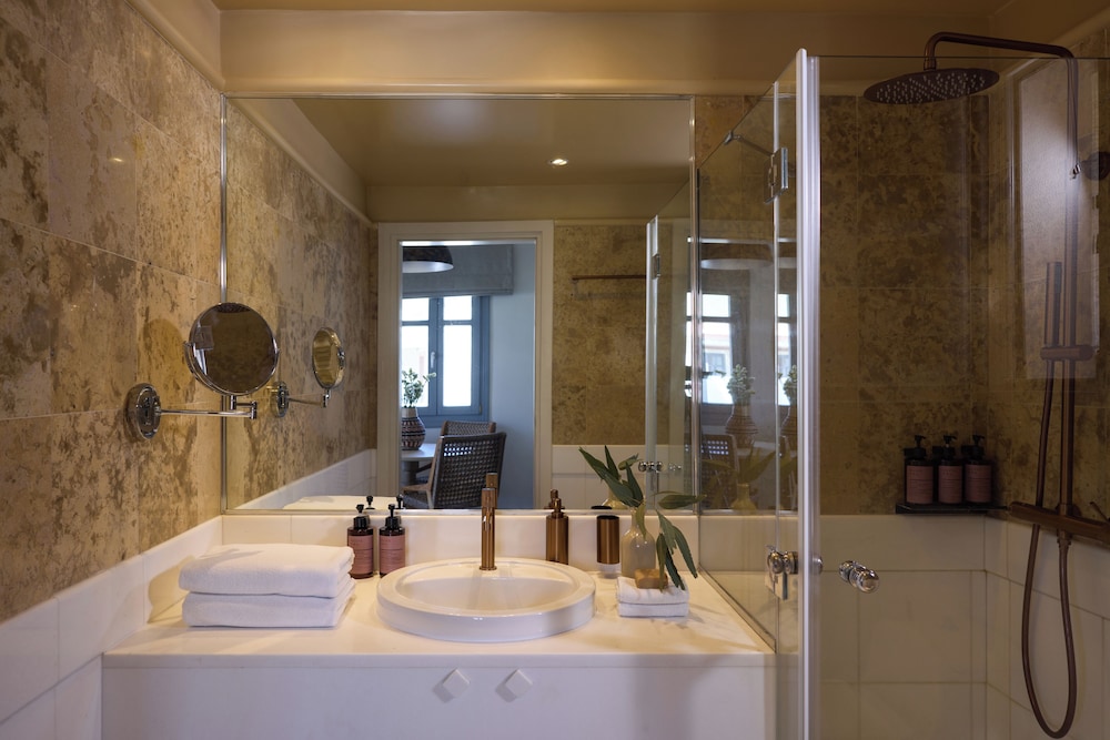 Porto Kea Suites 68/70