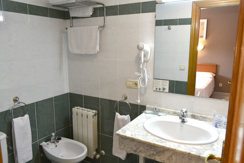 Hotel Maria de Molina 44/50