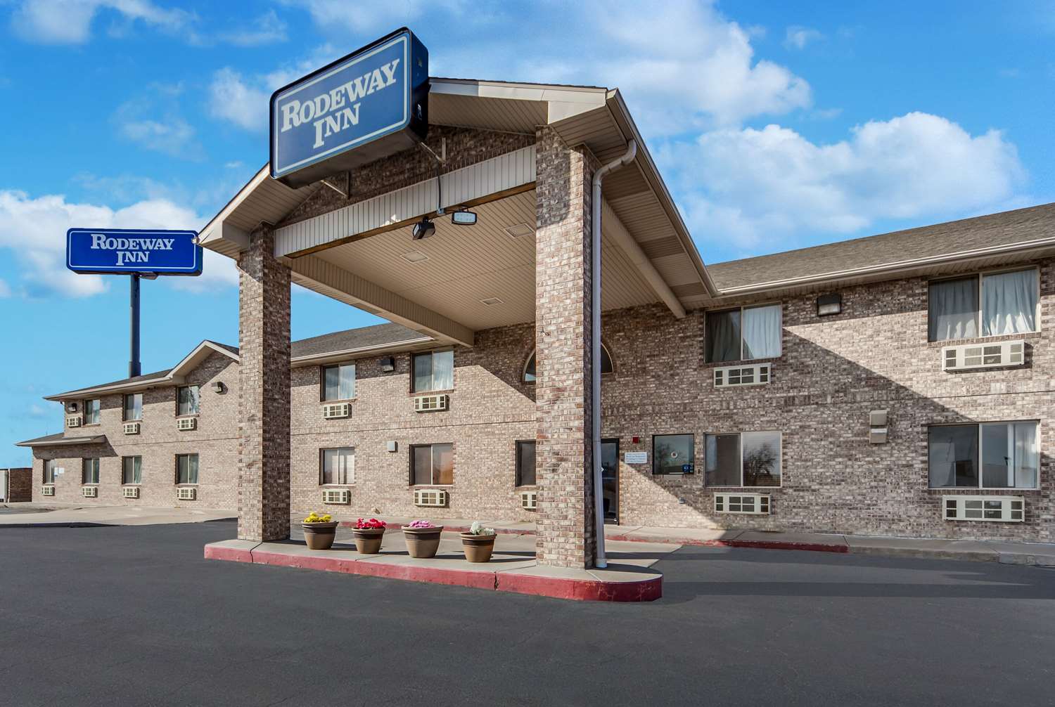 Super 8 by Wyndham Cozad 3/24