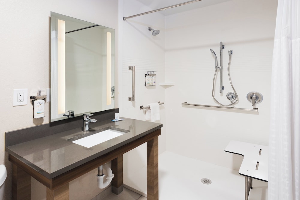 Candlewood Suites Columbus Fort Benning 72/75