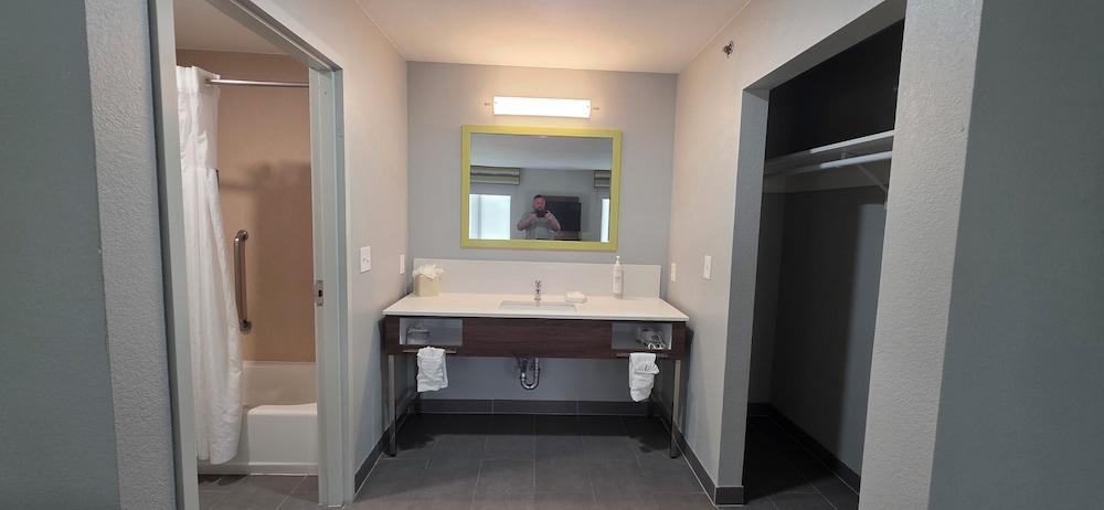 Hampton Inn Suites Craig 57/61
