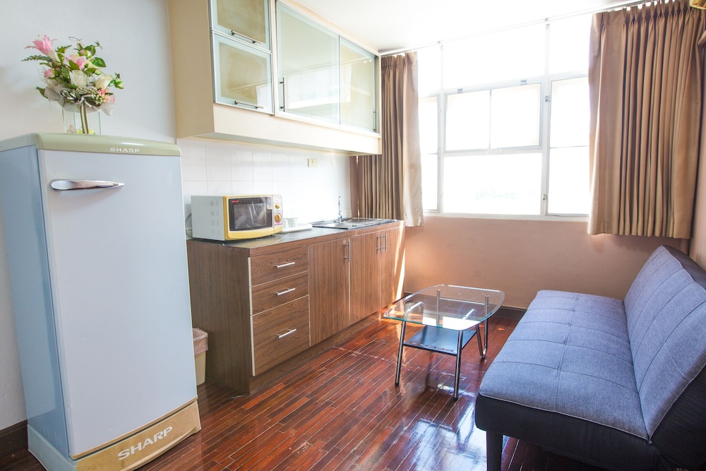 Le Vanvarothai Saladaeng Residence 6/50