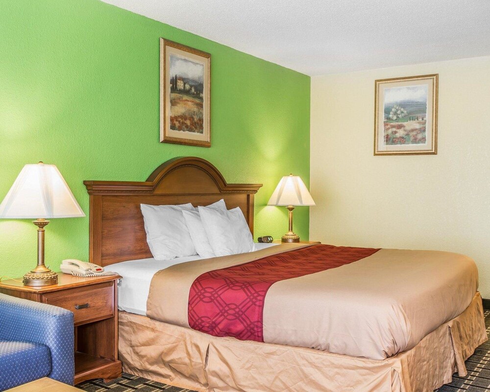 Travelers Inn Douglas By OYO US-441 22/37
