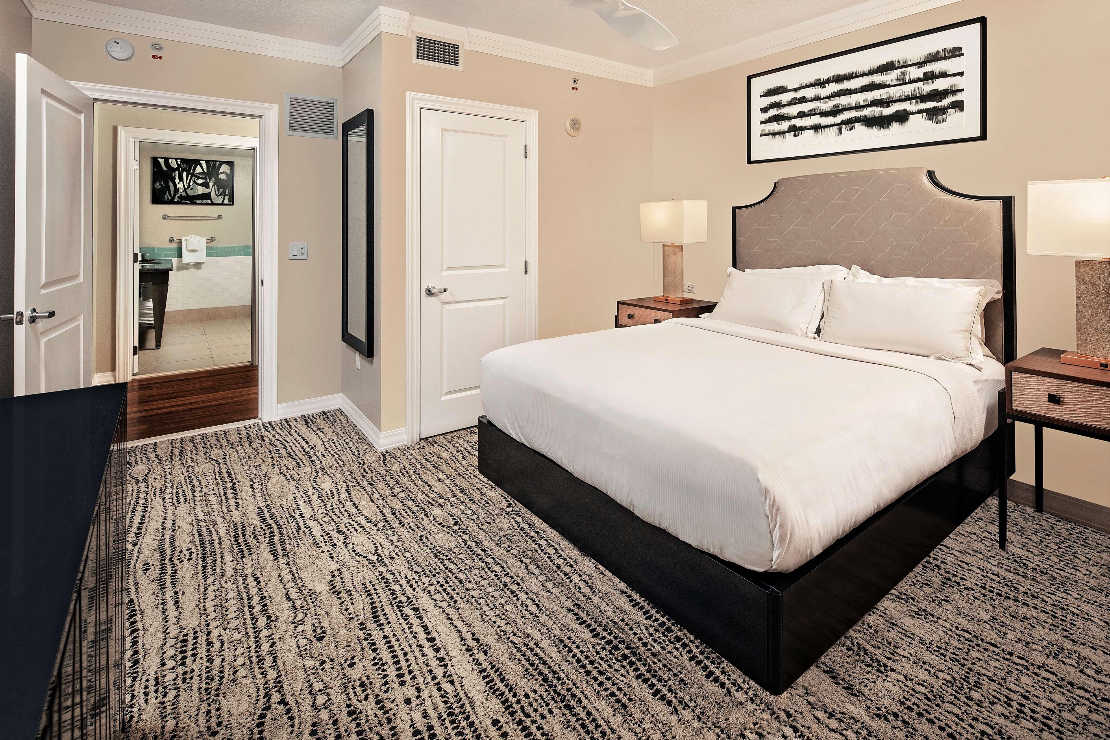 3 BEDROOMS, PENTHOUSE, SUITE, 2 KING BEDS, QUEEN BED