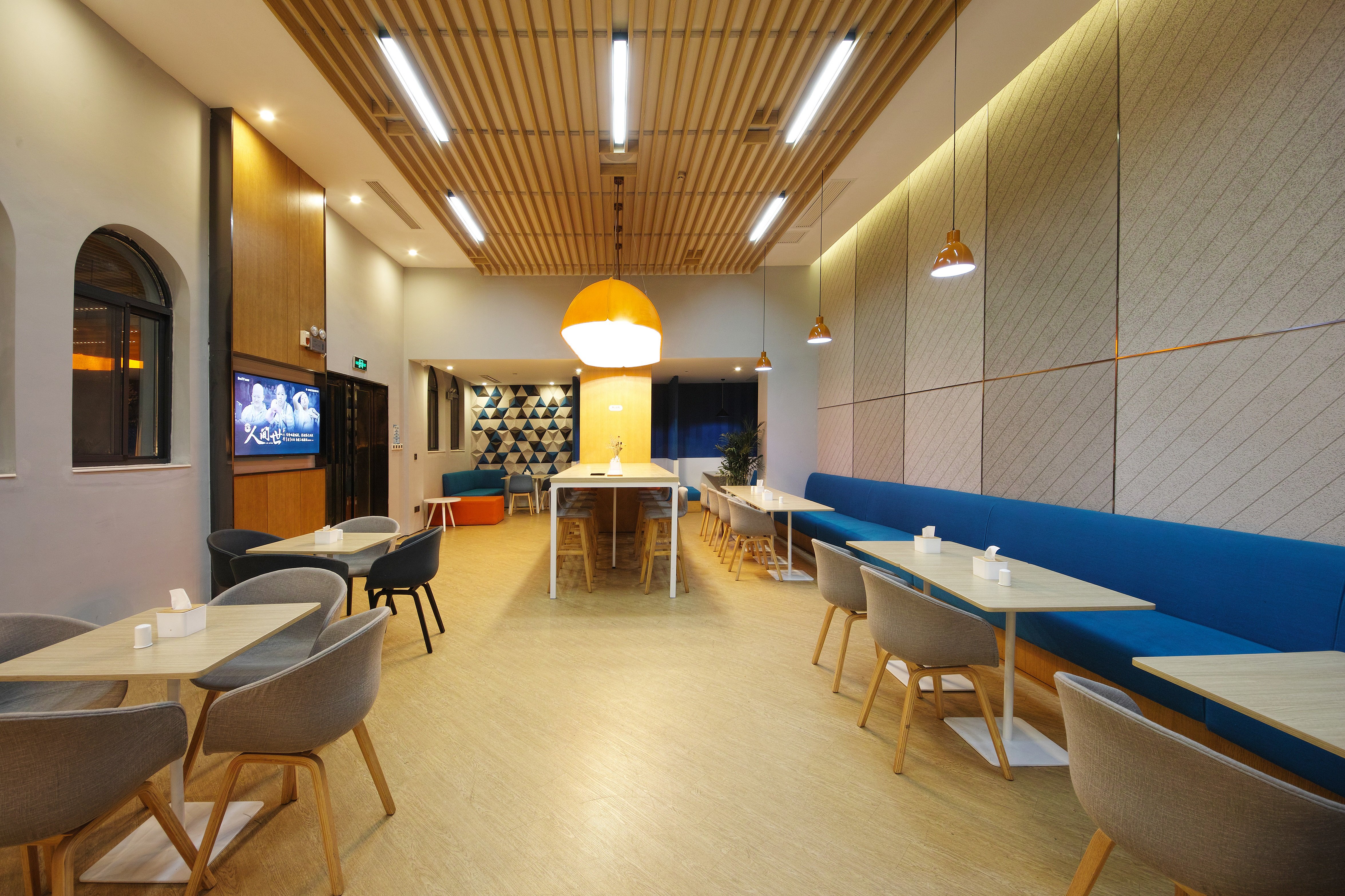 HOLIDAY INN EXPRESS HEFEI SHUSHAN 21/34