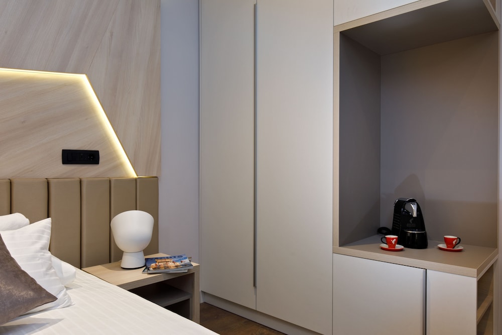 Sailor Boutique Rooms 17/27