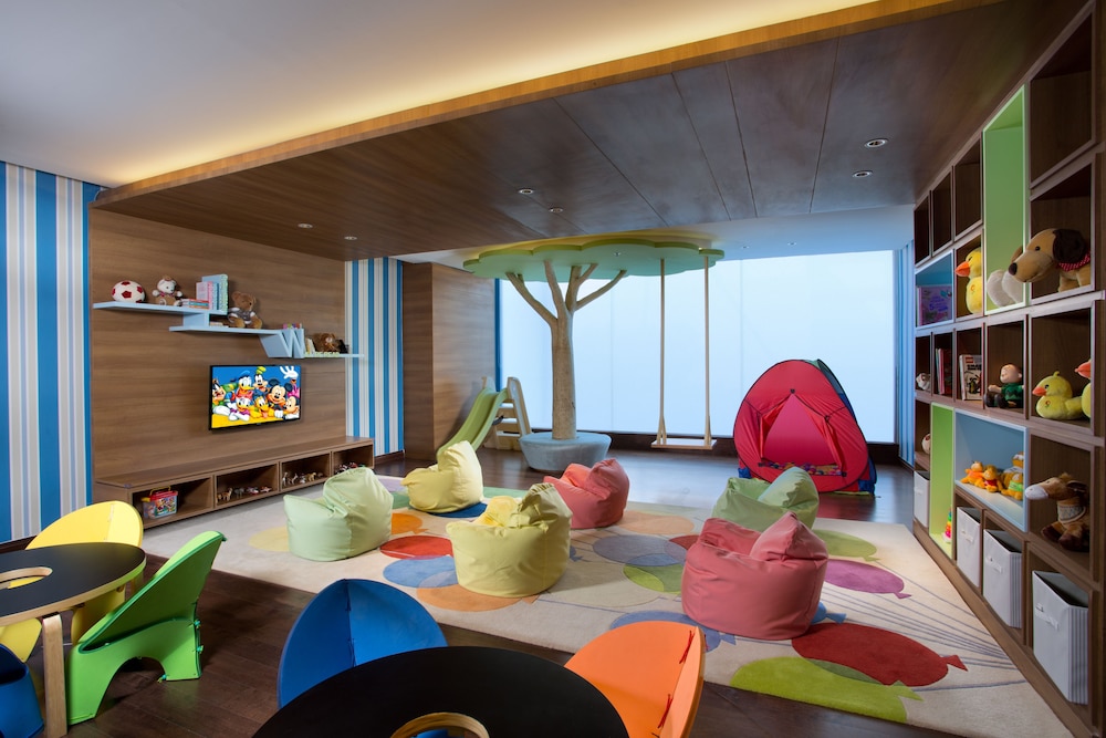 ASCOTT WATERPLACE SURABAYA 44/74
