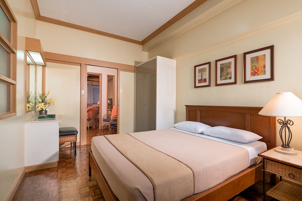 Tropicana Suites 25/74