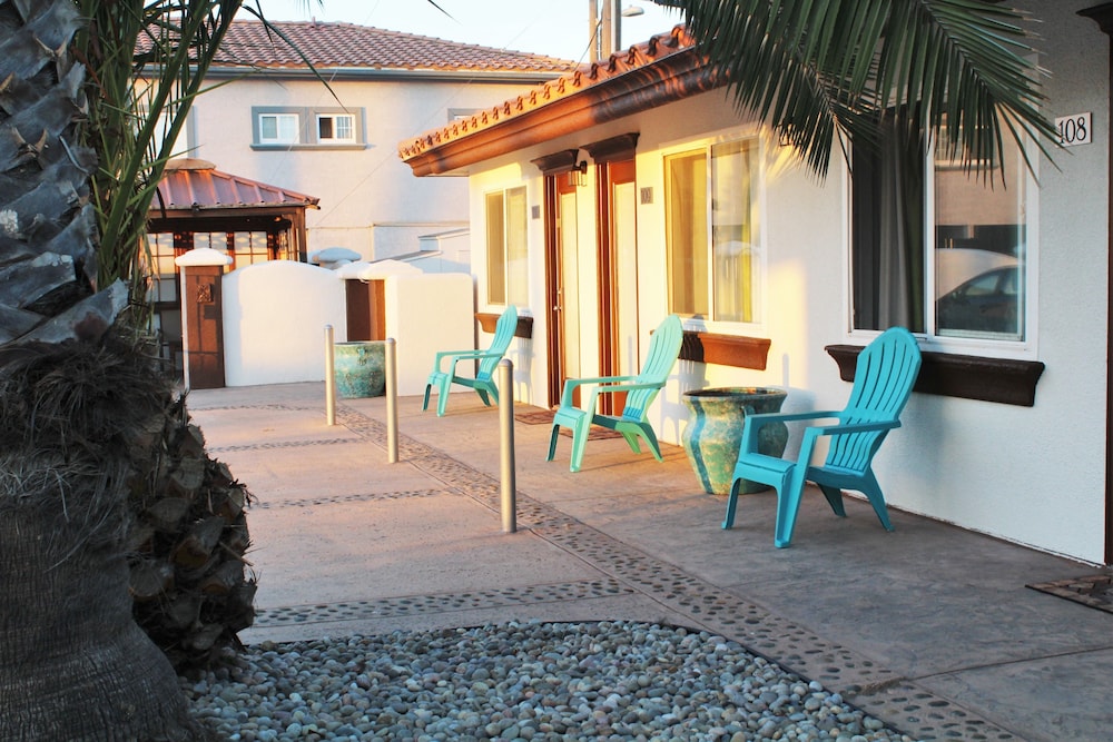 Sand Castle Inn 59/71