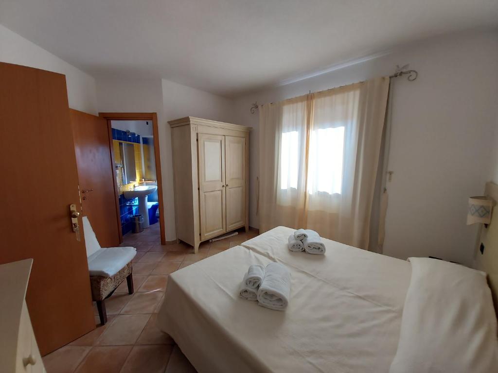 Hotel Il faro di Molara 5/18