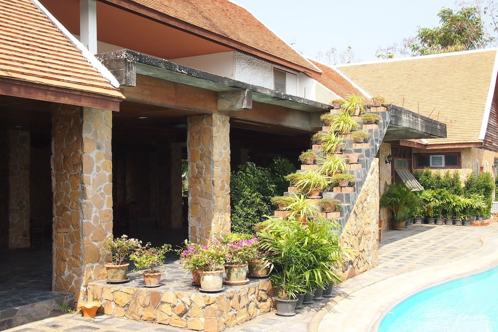 Khao Yai Country Hill Resort 4/37