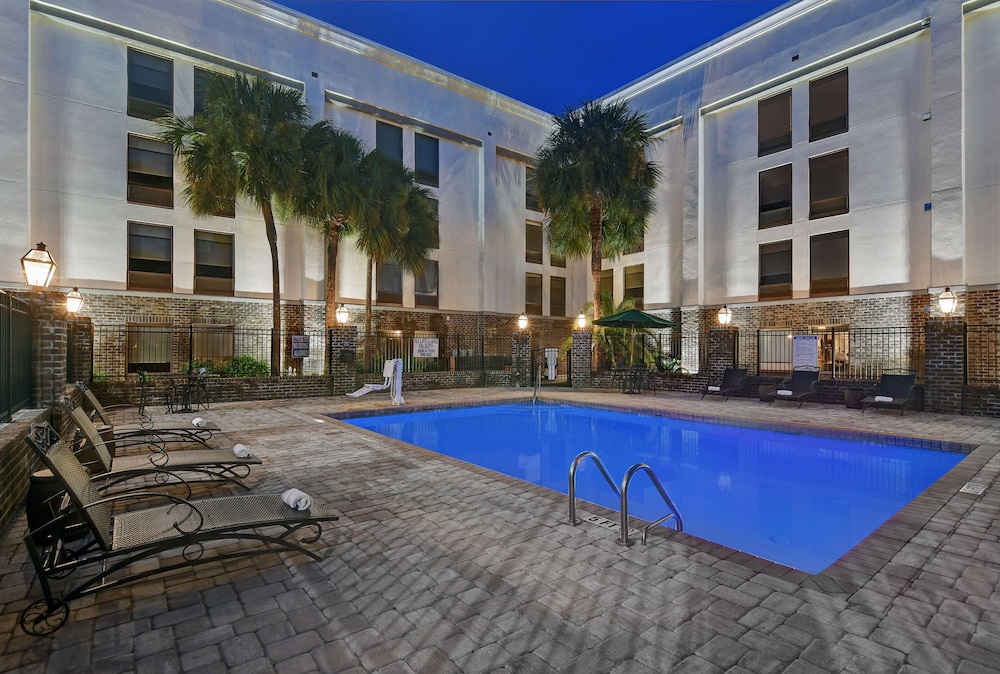 Hampton Inn Charleston Mount Pleasant Patriots Point 1/50