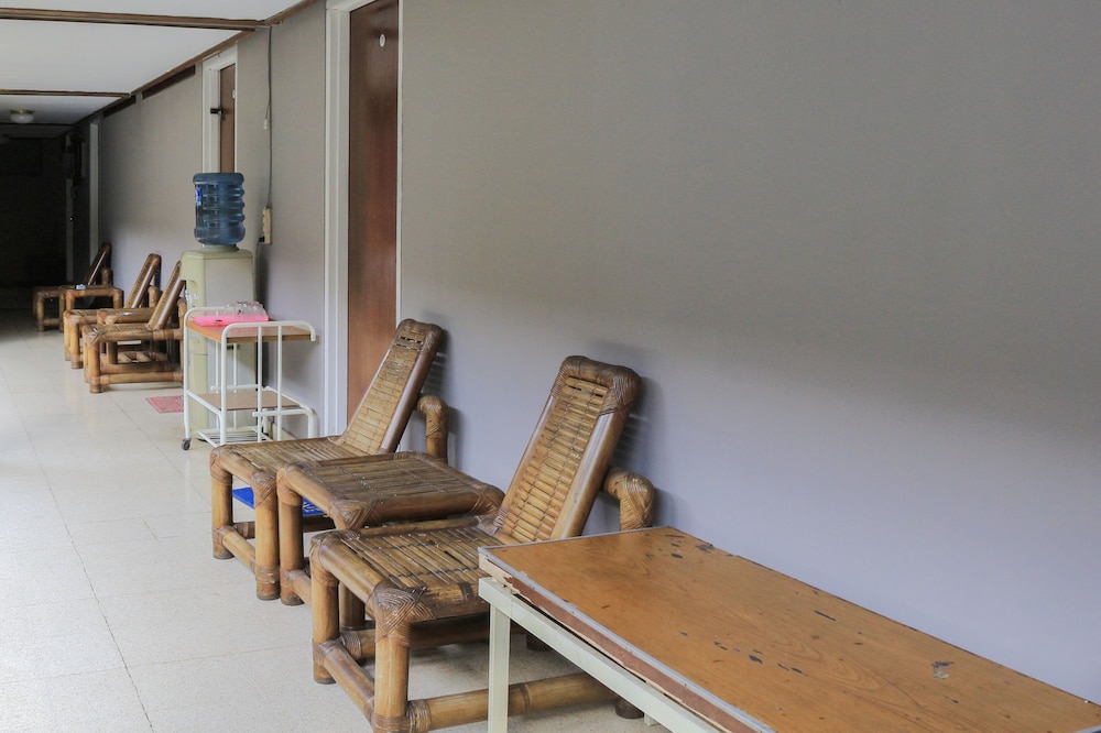OYO 1710 Hotel Budi Famili 2 Syariah 21/23