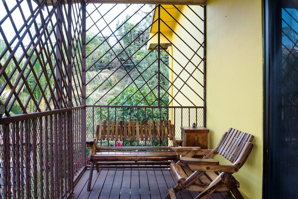 La Terraza Guest House 25/50