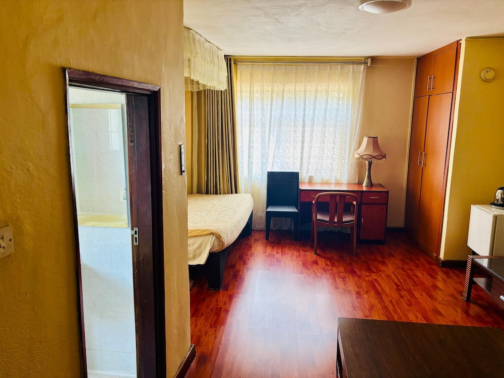 Fang Fang Hotel 17/50