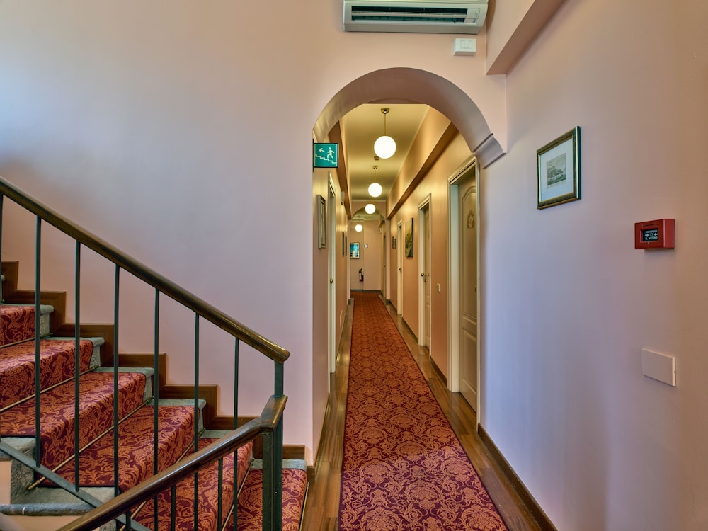 Hotel Centrale 33/67