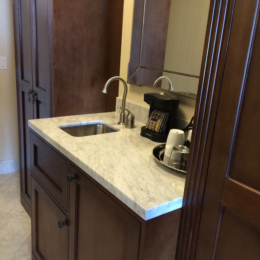 Woolleys Classic Suites 50/58
