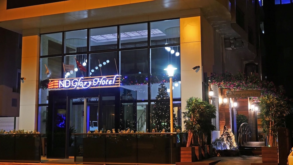 End Glory Hotel 3/49