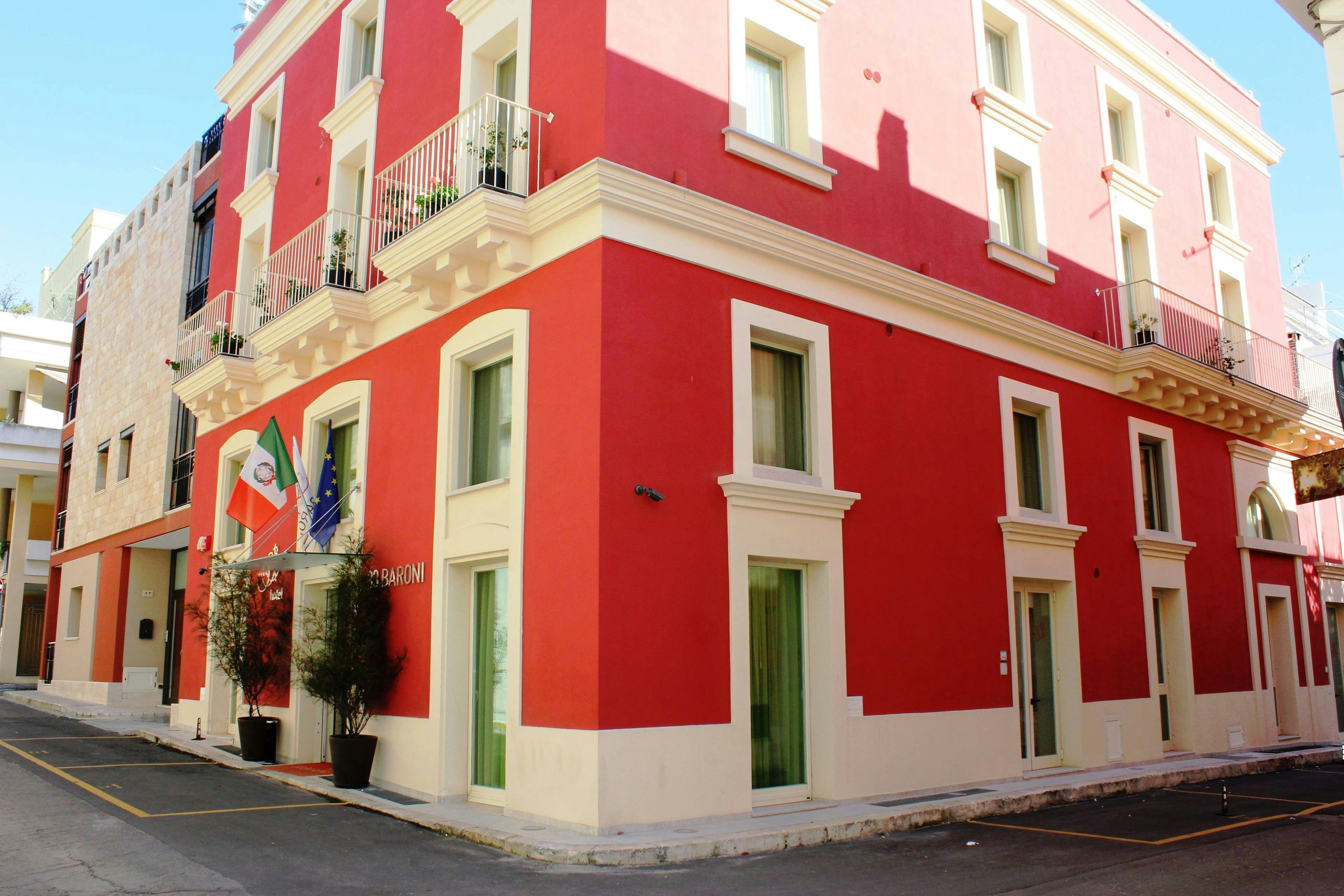 Hotel 33 Baroni 5/50