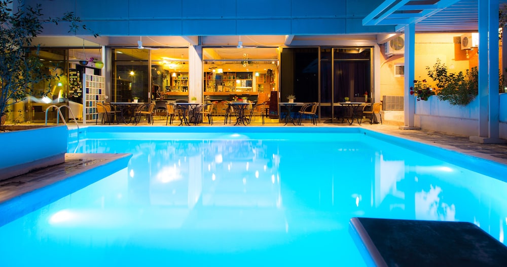 Apollonia Apartments 4/50