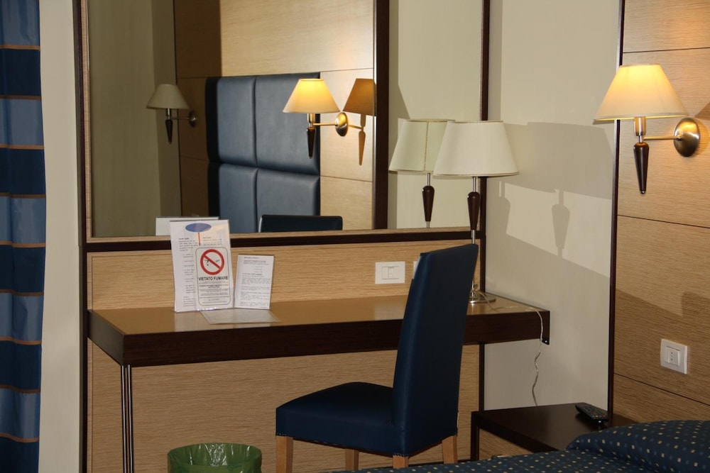 Inn Hotel 4/50