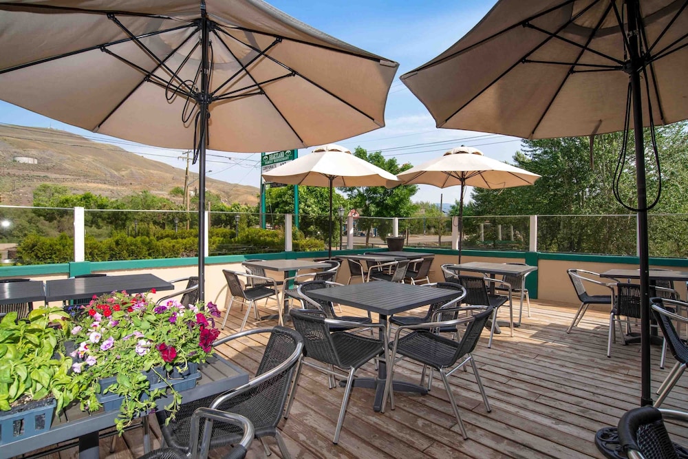 Sandman Inn Cache Creek 27/34