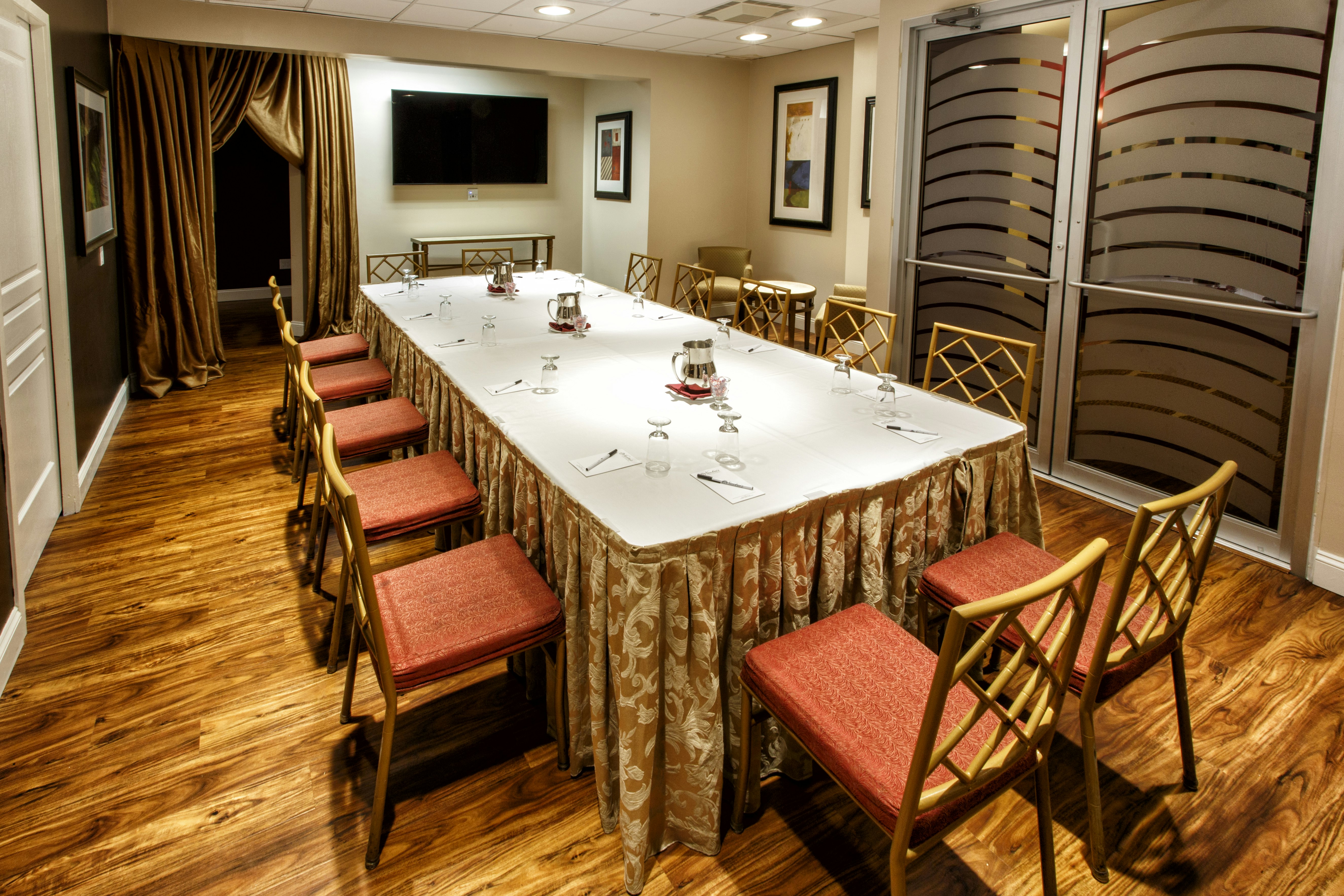 Hilton Garden Inn New York/Staten Island 33/50