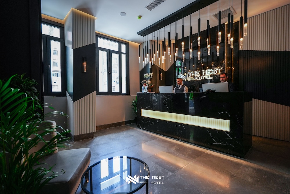 The Nest Hotel 12/70