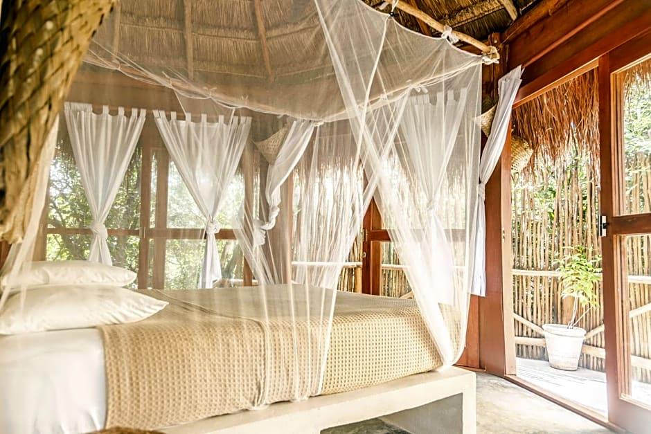 Mamasan Treehouses & Cabins 27/50