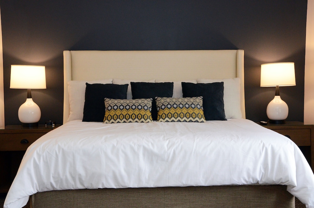 Samuel Elbert Hotel 8/39
