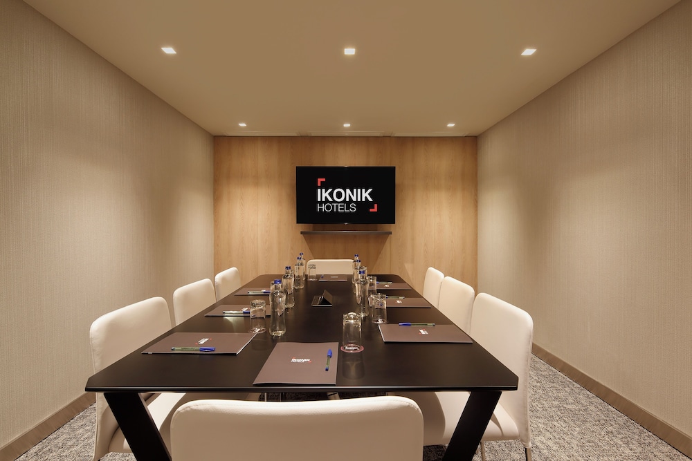Ikonik Miraflores 30/43