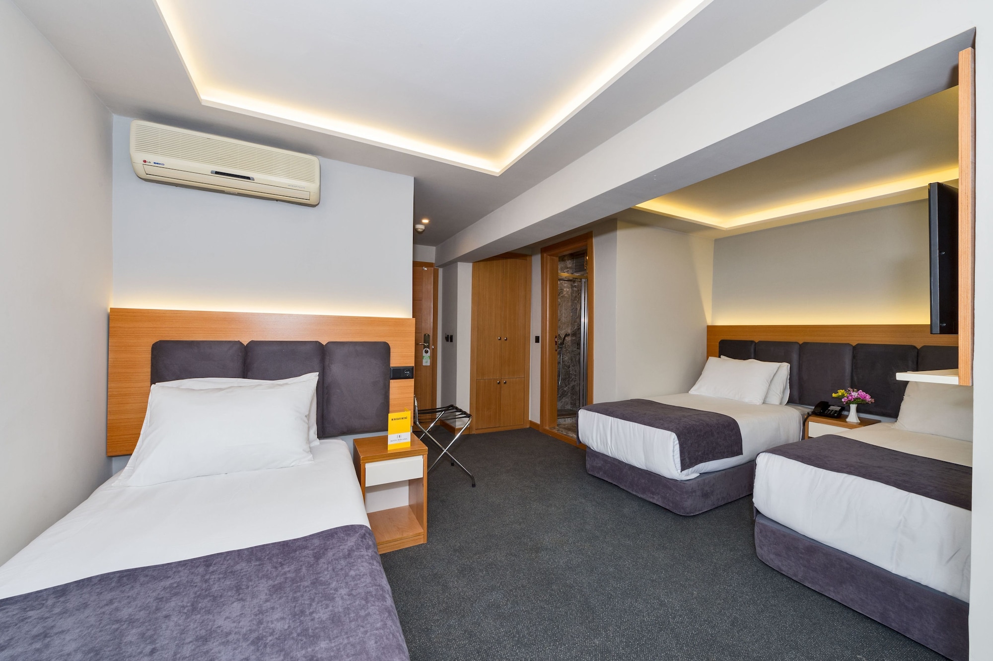 ROOM, TRIPLE
