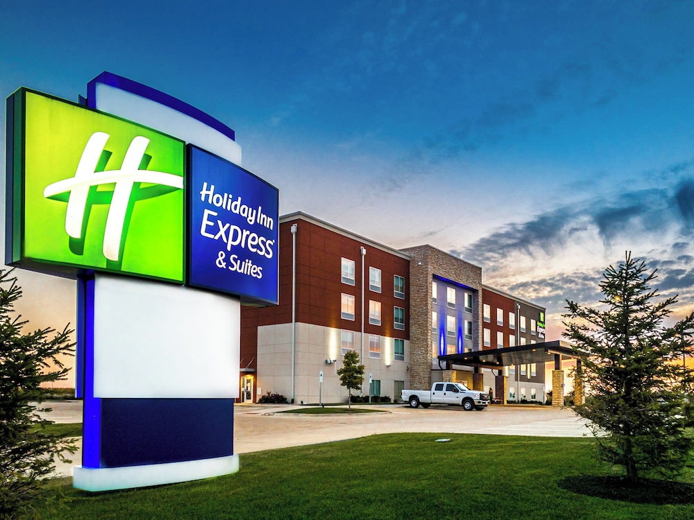 Holiday Inn Express Suites Rantoul 8/76