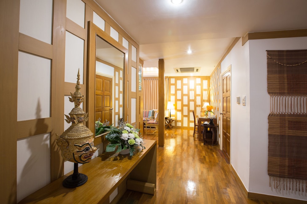 The Tarntawan Hotel Surawong Bangkok 3/60